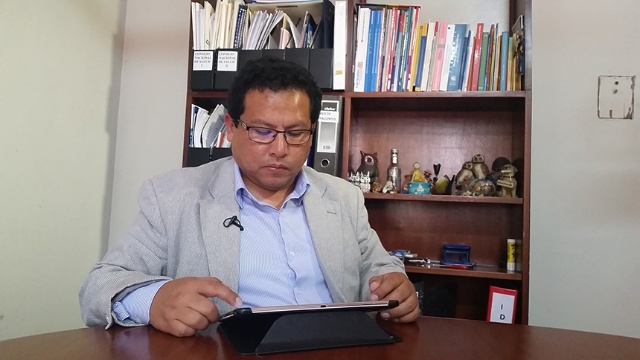 Javier Llamoza, representante de AIS