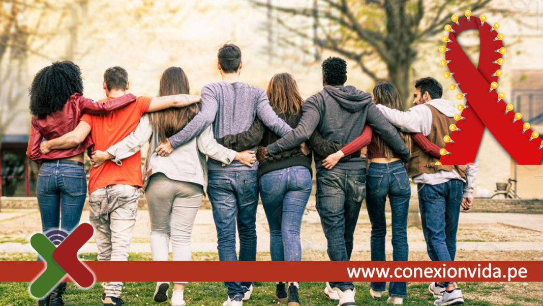 JÓVENES CON VIH Jóvenes que viven con VIH cuentan su experiencia de vivir con una condición crónica de salud, que sigue llena de prejuicios y discriminación, pero a la vez con grandes esperanzas en el avance científico para mejorar su calidad de vida.